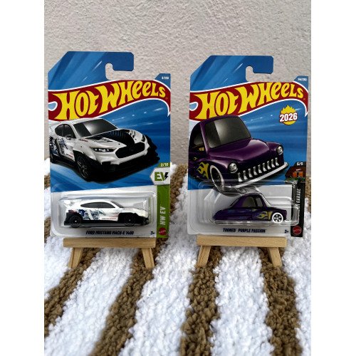 HotWheels Imported - Ford Mustang Combo