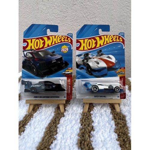 HotWheels Imported - Ford F-150 Lightning Combo