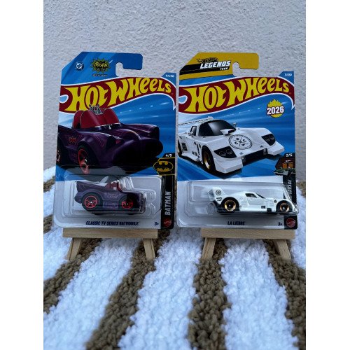 HotWheels Imported - Batmobile Combo